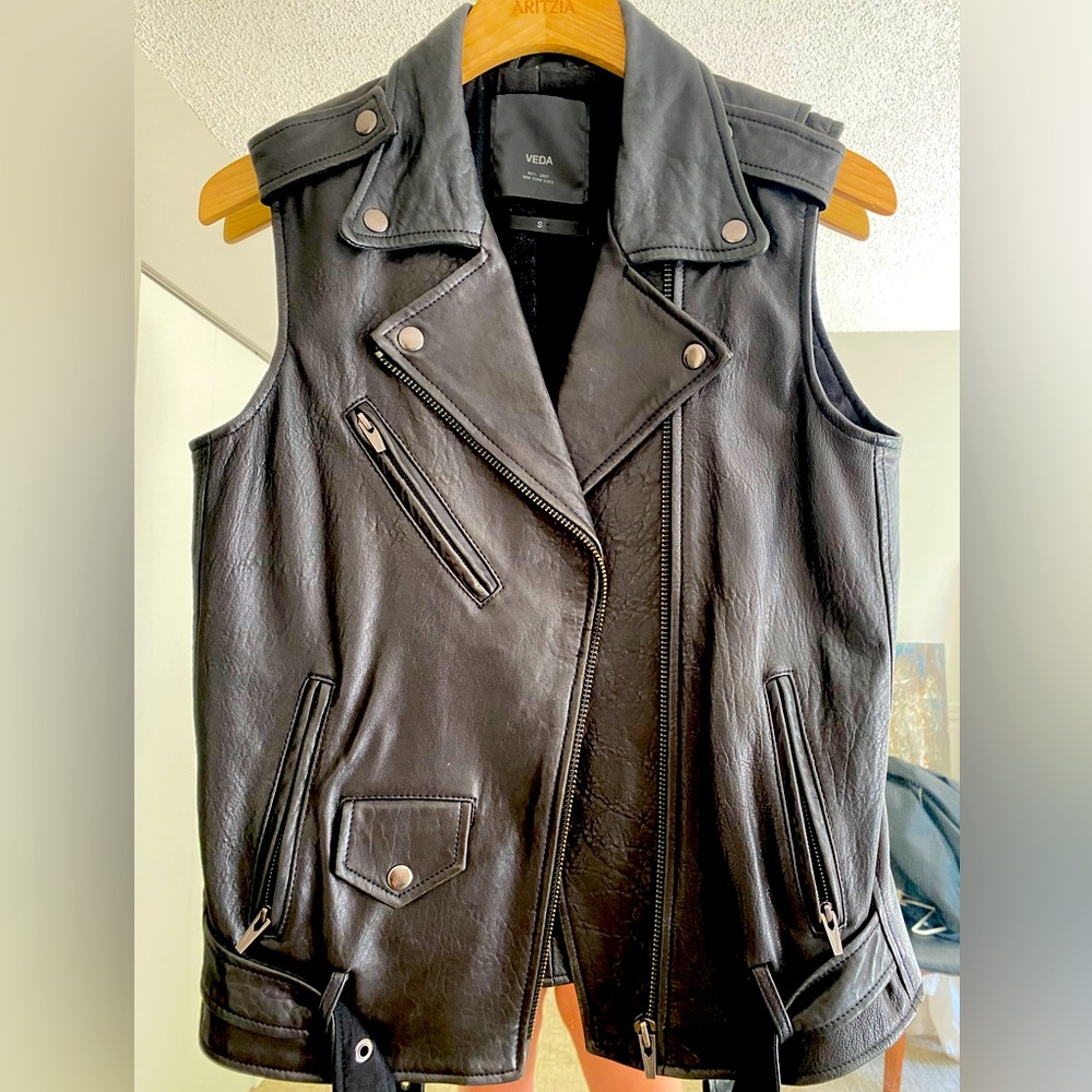 Veda leather Moto vest, 100%lambskin. No scratched perfect condition,small,Blk